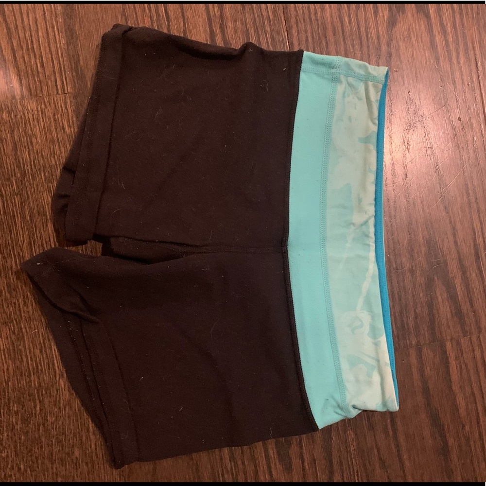 Lululemon spandex shorts black/blue